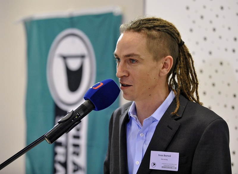 Předseda strany Ivan Bartoš. 