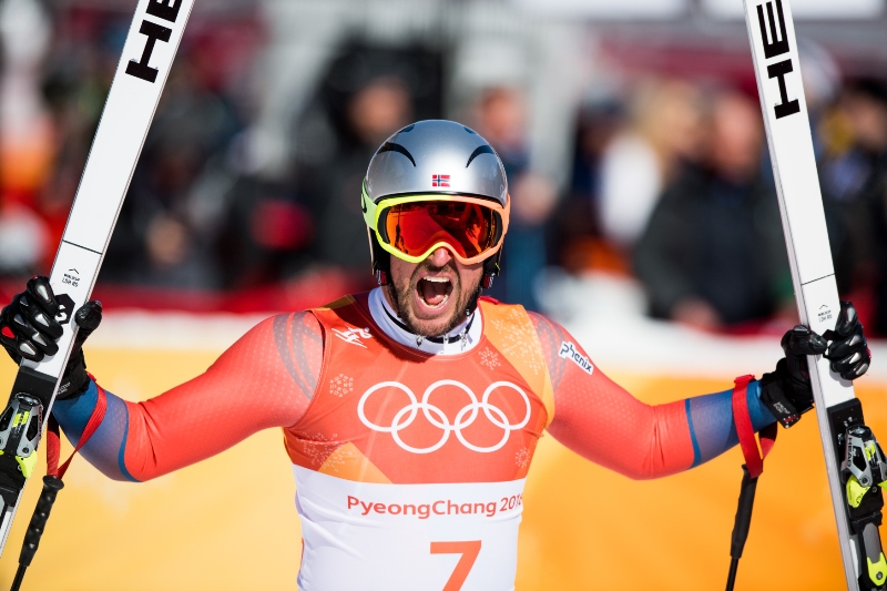 Aksel Lund Svindal slaví olympijský triumf.