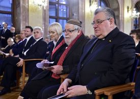Dominik Duka (vpravo).