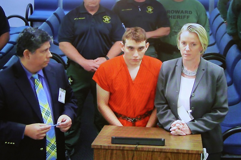 Nikolas Cruz před soudem. Nikolas Cruz před soudem.