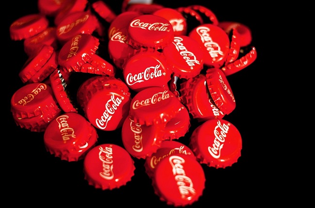 Americká společnost Coca-Cola se v loňském čtvrtém čtvrtletí propadla do ztráty.