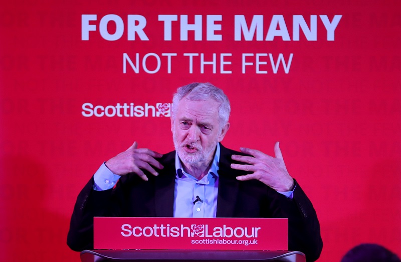 Britský parlament by měl prověřit kontakty vůdce labouristů Jeremyho Corbyna. Britský parlament by měl prověřit kontakty vůdce labouristů Jeremyho Corbyna.