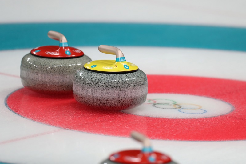 Napodobí curling hokejové či fotbalové video?