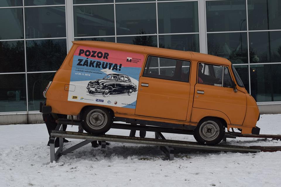 Nová výstava v Technickém muzeu v Brně se jmenuje Pozor, zákruta!