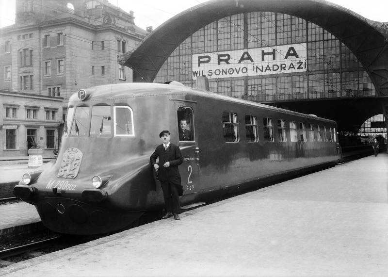 Slovenská strela ve stanici Praha-Hlavní nádraží 1936.