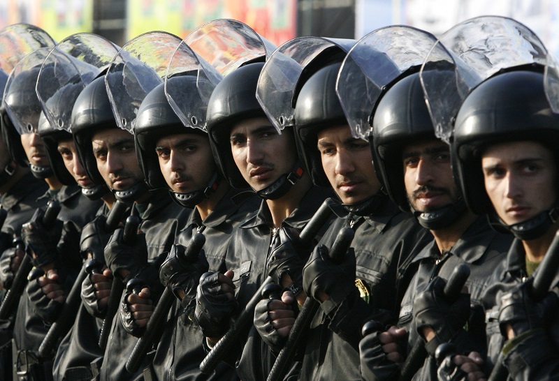 Íránská policie.