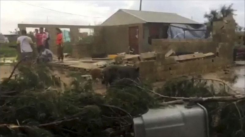 Následky cyklonu Gyta na tichomořském souostroví Tonga.