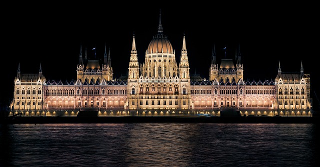 Maďarský parlament, Budapešť.