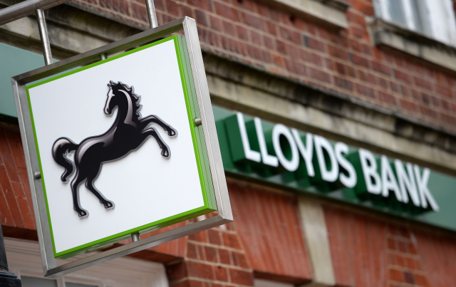 Britské bance Lloyds Banking Group vzrostl v loňském roce zisk. Britské bance Lloyds Banking Group vzrostl v loňském roce zisk.
