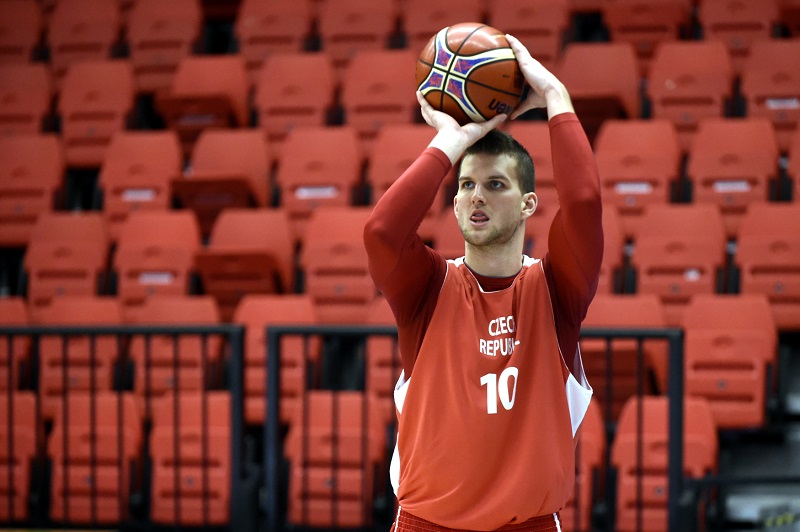 Basketbalista Lukáš Palyza při tréninku národního týmu.