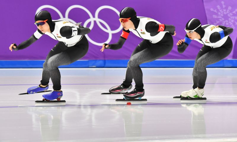 Japonské rychlobruslařky získaly zlato.