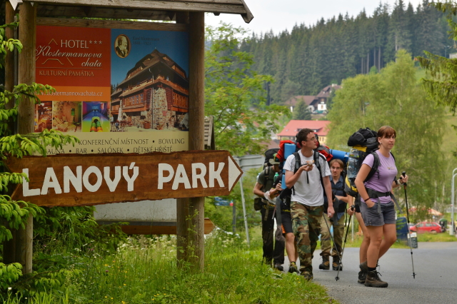 Modravou ročně projde až 300 tisíc turistů.