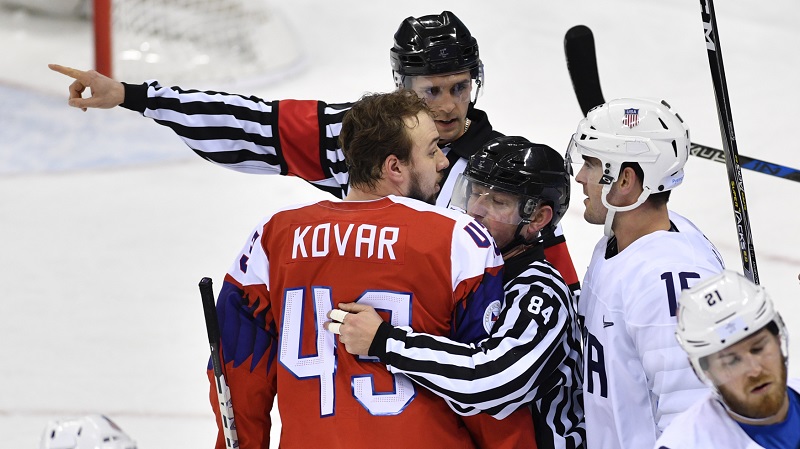 Útočník Jan Kovář ve čtvrtfinálovém duelu proti USA. Útočník Jan Kovář ve čtvrtfinálovém duelu proti USA.