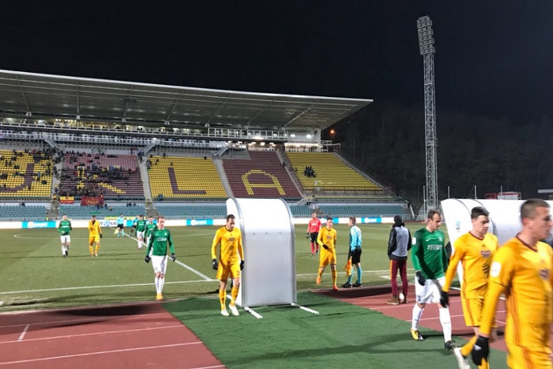 Zápas Dukly s Jabloncem začal se zpožděním, následně byl přerušen.