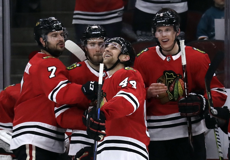 Chicago mohlo slavit vítězství i díky bodovému příspěvku Jana Rutty. 