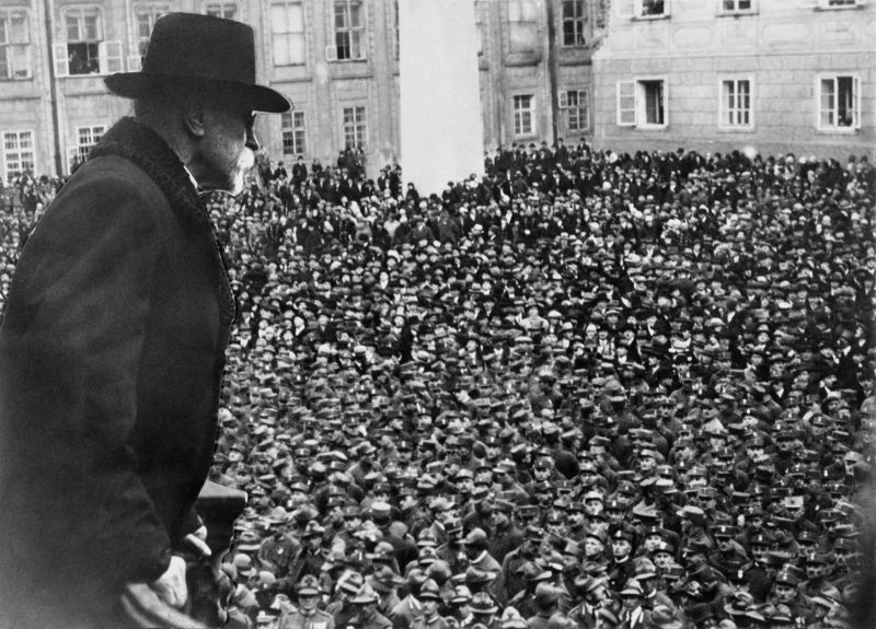 Tomáš Garrigue Masaryk a českoslovenští legionáři. Tomáš Garrigue Masaryk a českoslovenští legionáři.