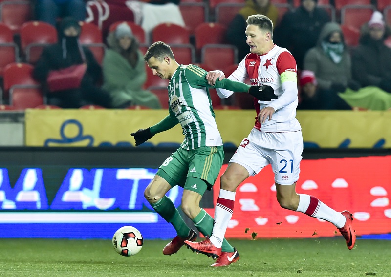Slávistický útočník Milan Škoda v zápase proti Bohemians 1905.