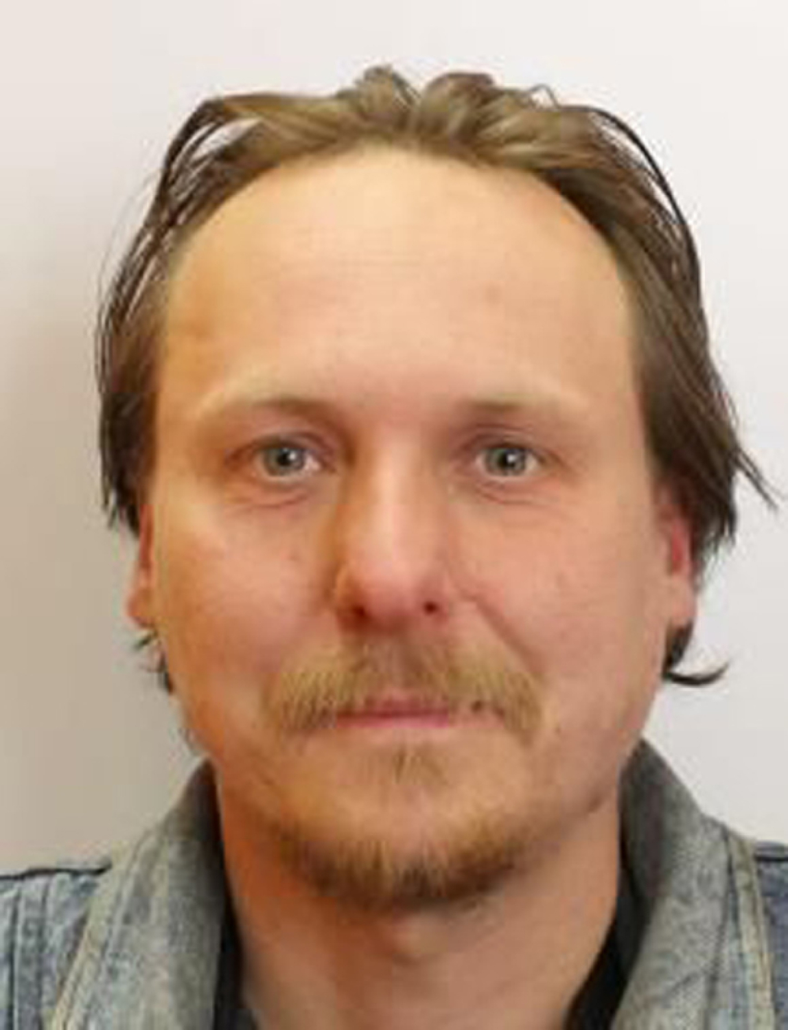 Českolipská policie pátrá po 42letém bezdomovci Zdeňku Neprašovi. Českolipská policie pátrá po 42letém bezdomovci Zdeňku Neprašovi.