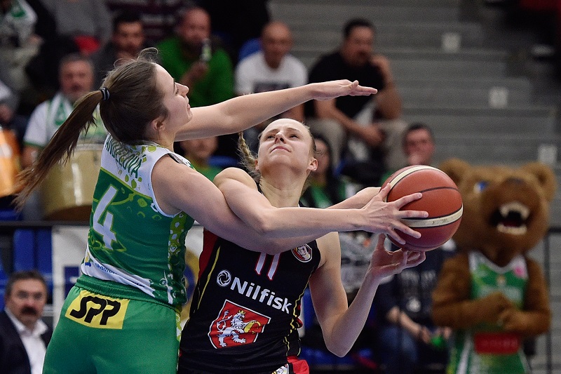 Basketbalistky KP Brno v souboji s Hradcem Králové.