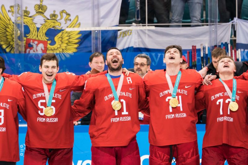 Olympijského zlata se dočkali Rusové. Olympijského zlata se dočkali Rusové.