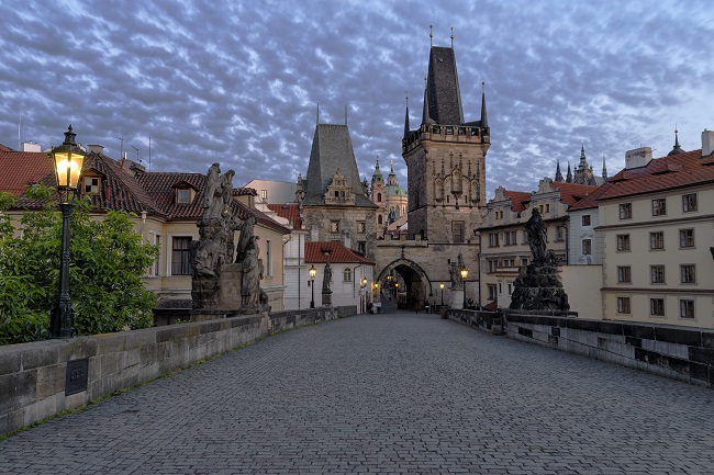 Pohled na Karlův most.