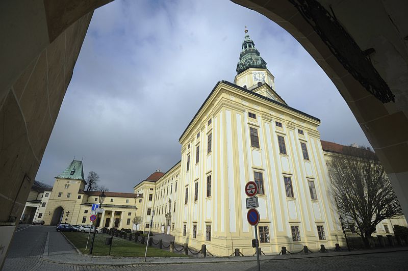 Kroměřížský zámek je jednou z památek, o jejíž vydání požádalo v souvislosti s církevními restitucemi olomoucké arcibiskupství.