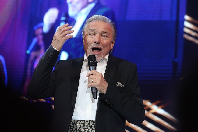 Karel Gott plánuje další vystoupení.