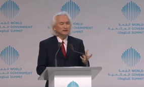 Teoretický fyzik Michio Kaku si myslí, že lidstvo naváže s mimozemšťany kontakt ještě v tomto století.