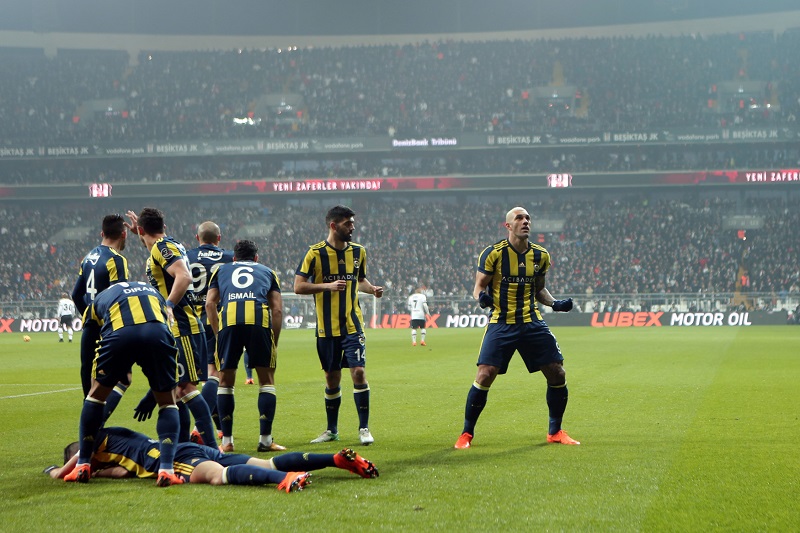 Útočník Fenerbahce Fernandao vyfasoval tučnou pokutu a stopku na dvě utkání. Útočník Fenerbahce Fernandao vyfasoval tučnou pokutu a stopku na dvě utkání.
