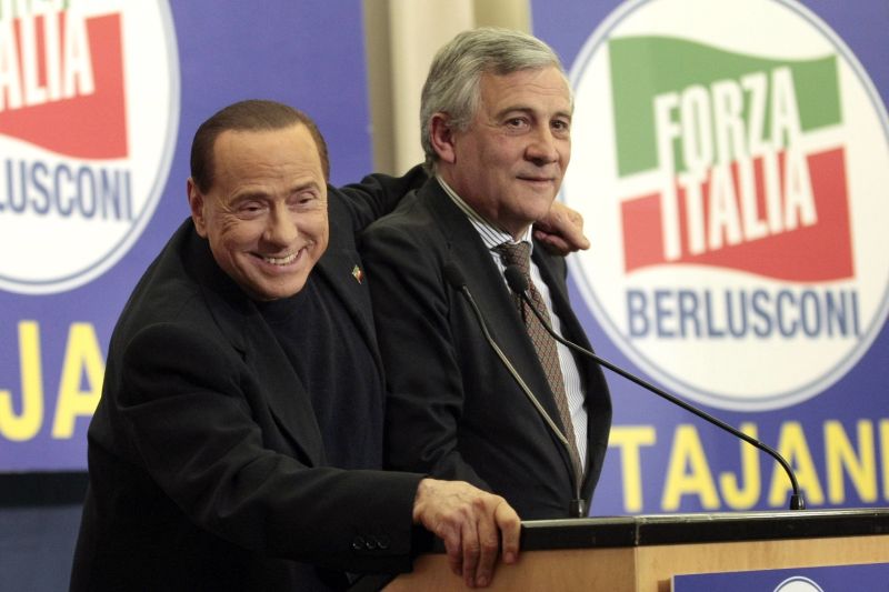 Silvio Berlusconi (vlevo) a Antonio Tajani.