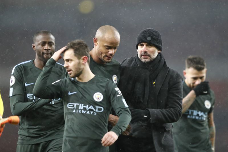 City porazilo Chelsea, Arsenal po chybě Čecha prohrál.