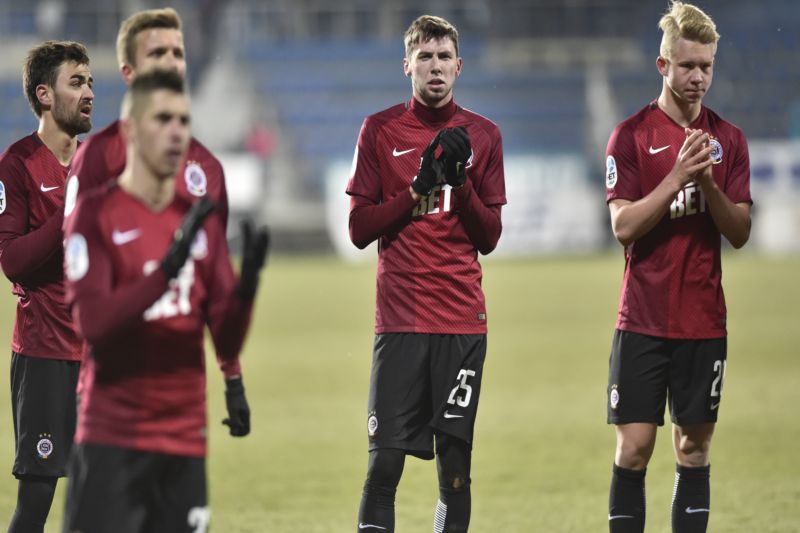 Hráči Sparty po zápase na Slovácku.