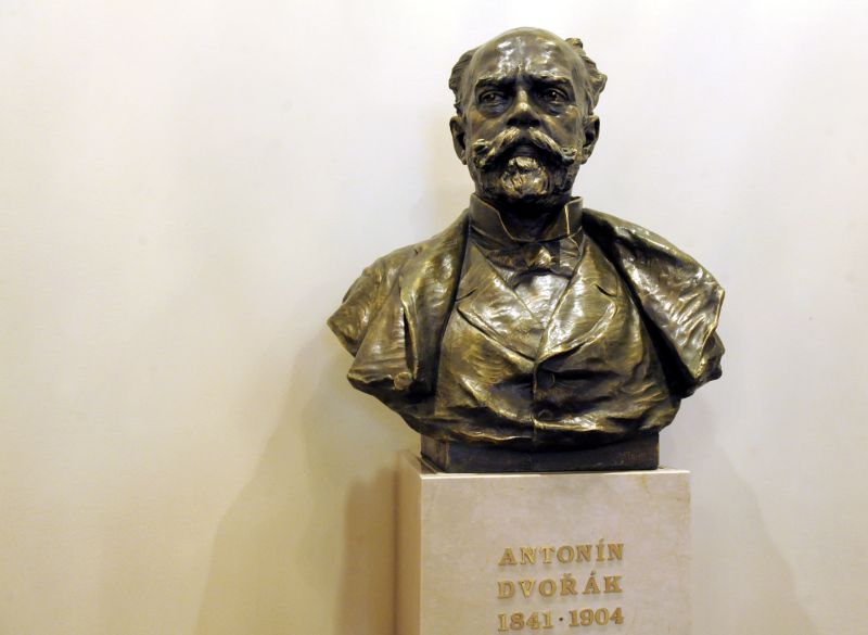 Busta Antonína Dvořáka.