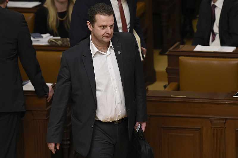 Komunistický poslanec Zdeněk Ondráček, který byl zvolen do čela komise pro kontrolu GIBS. Komunistický poslanec Zdeněk Ondráček, který byl zvolen do čela komise pro kontrolu GIBS.