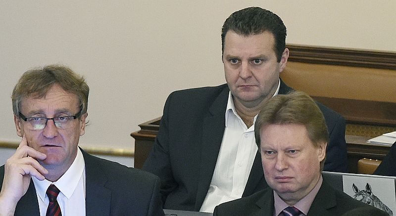 Zdeněk Ondráček (uprostřed).