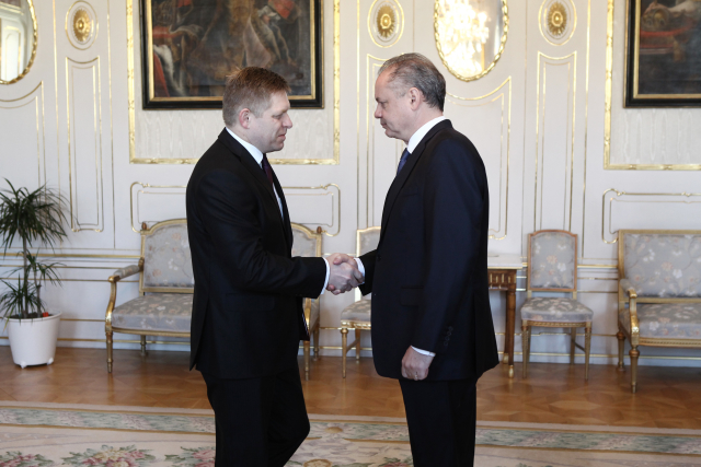 Předseda vlády Robert Fico (vlevo) a prezident Slovenska Andrej Kiska.