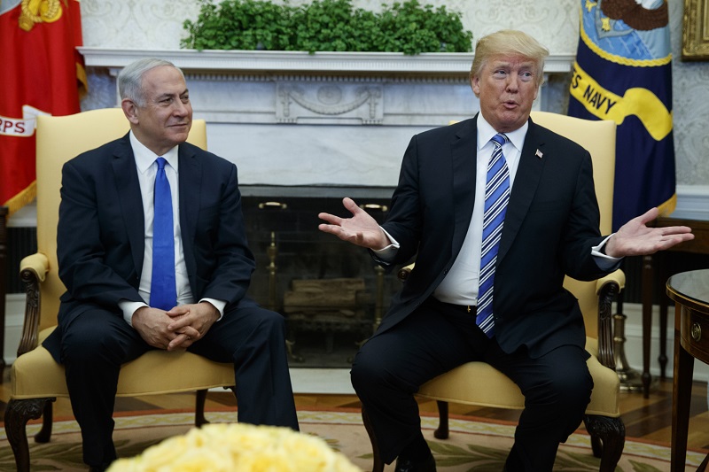 Izraelský premiér Benjamin Netanjahu (vlevo) se v USA setkal s prezidentem Donaldem Trumpem.
