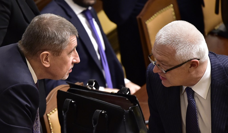 Jaroslav Faltýnek (vpravo) si nemyslí, že se rezignace Zdeňka Ondráčka z čela komise pro kontrolu GIBS dotkne vyjednávání s KSČM o nové vládě.