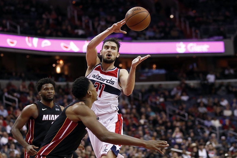 Basketbalisté Washingtonu porazili Miami, Satoranský nasbíral 19 bodů.