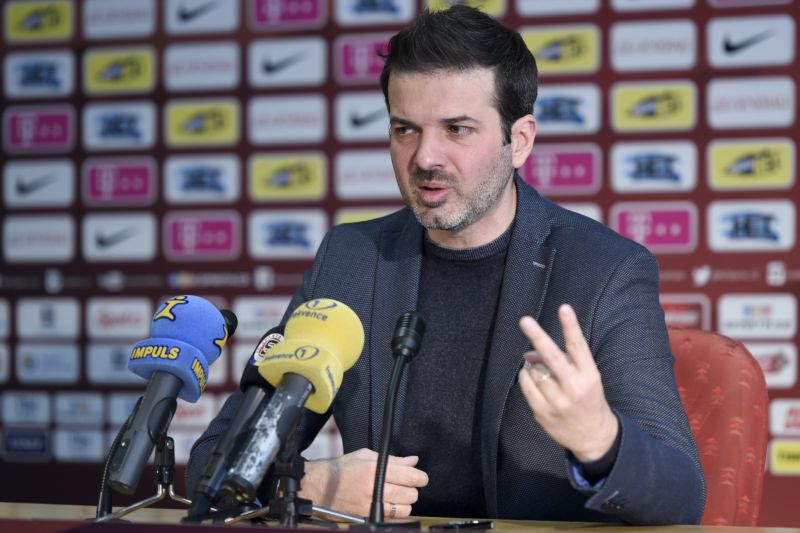 Andrea Stramaccioni ve Spartě skončil předčasně. Andrea Stramaccioni ve Spartě skončil předčasně.