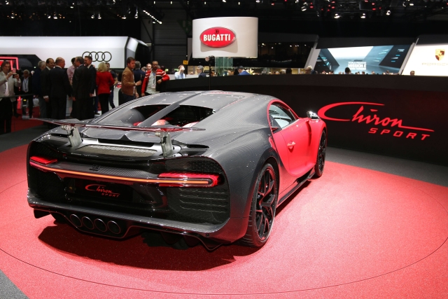 Vůz Bugatti Chiron ve verzi Sport.