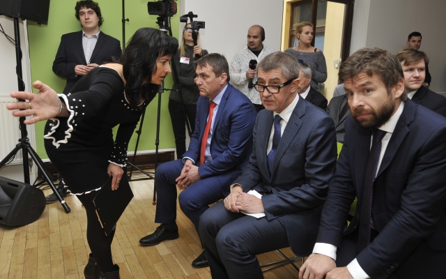 Piety se zúčastnil i premiér v demisi Andrej Babiš (uprostřed).