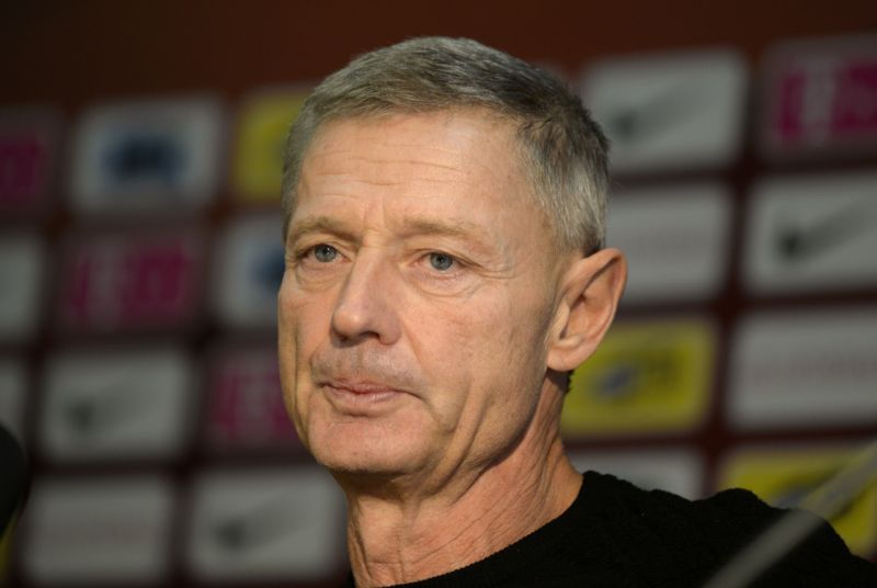 Zdeněk Ščasný údajně zasahoval Andreovi Stramaccionimu přímo do vedení mužstva. Zdeněk Ščasný údajně zasahoval Andreovi Stramaccionimu přímo do vedení mužstva.