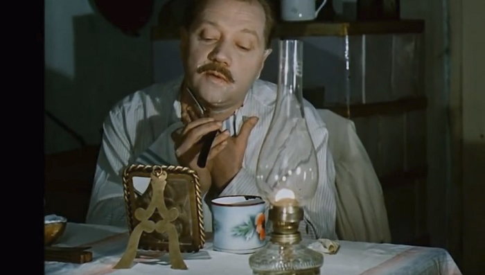 Snímek z filmu Rozmarné léto. Snímek z filmu Rozmarné léto.