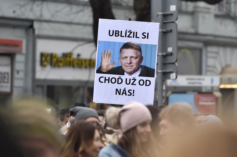 Slovensko zažilo v podobě pátečních masivních demonstrací proti vládě premiéra Roberta Fica vzpouru vůči aroganci moci a bezpráví.