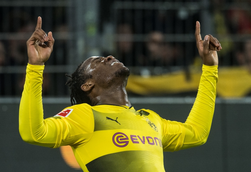 Fotbalista Dortmundu Michy Batshuayi.