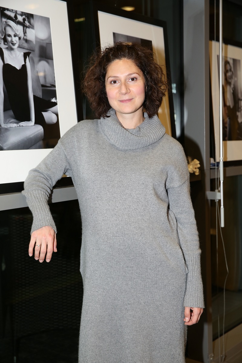 Martha Issová.