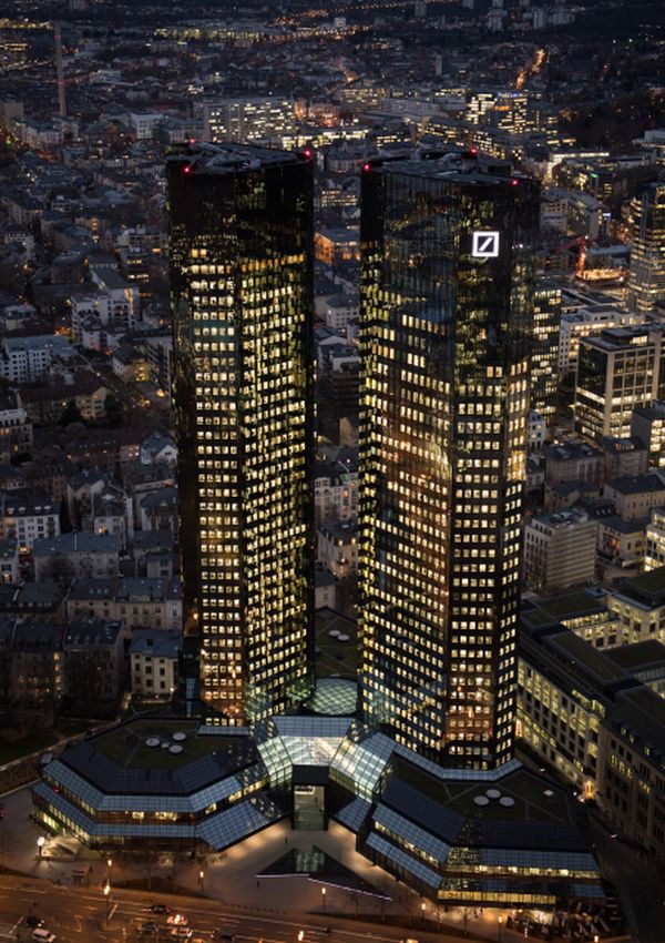 Deutsche Bank ve Frankfurtu nad Mohanem.