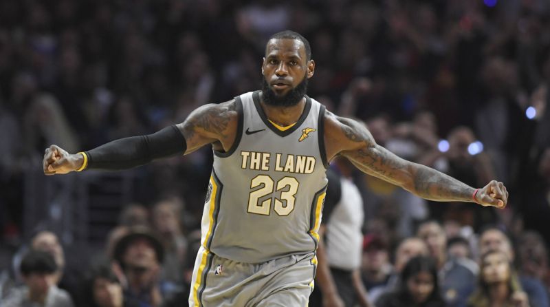 LeBron James znovu prokázal svou výjimečnost.
