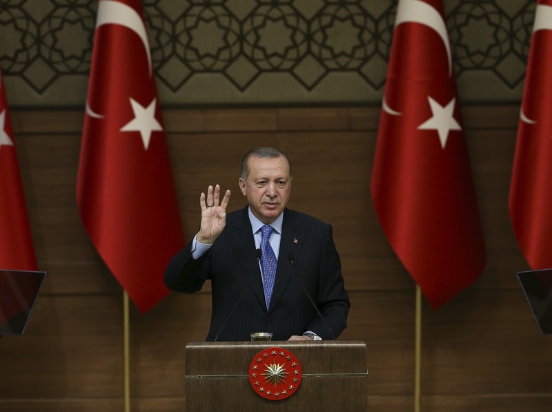 Turecký prezident Recep Tayyip Erdoğan uvedl, že Afrín padne možná už dnes (ve středu).